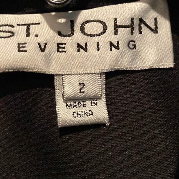 Beautiful like new St. John Evening Blouse or Jacket. Size 2 - Picture 3 of 5